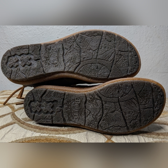 Born Taran Boots Womens Sz 5 Tan Distressed Suede Leather Ankle Side Zip Booties - Picture 8 of 9